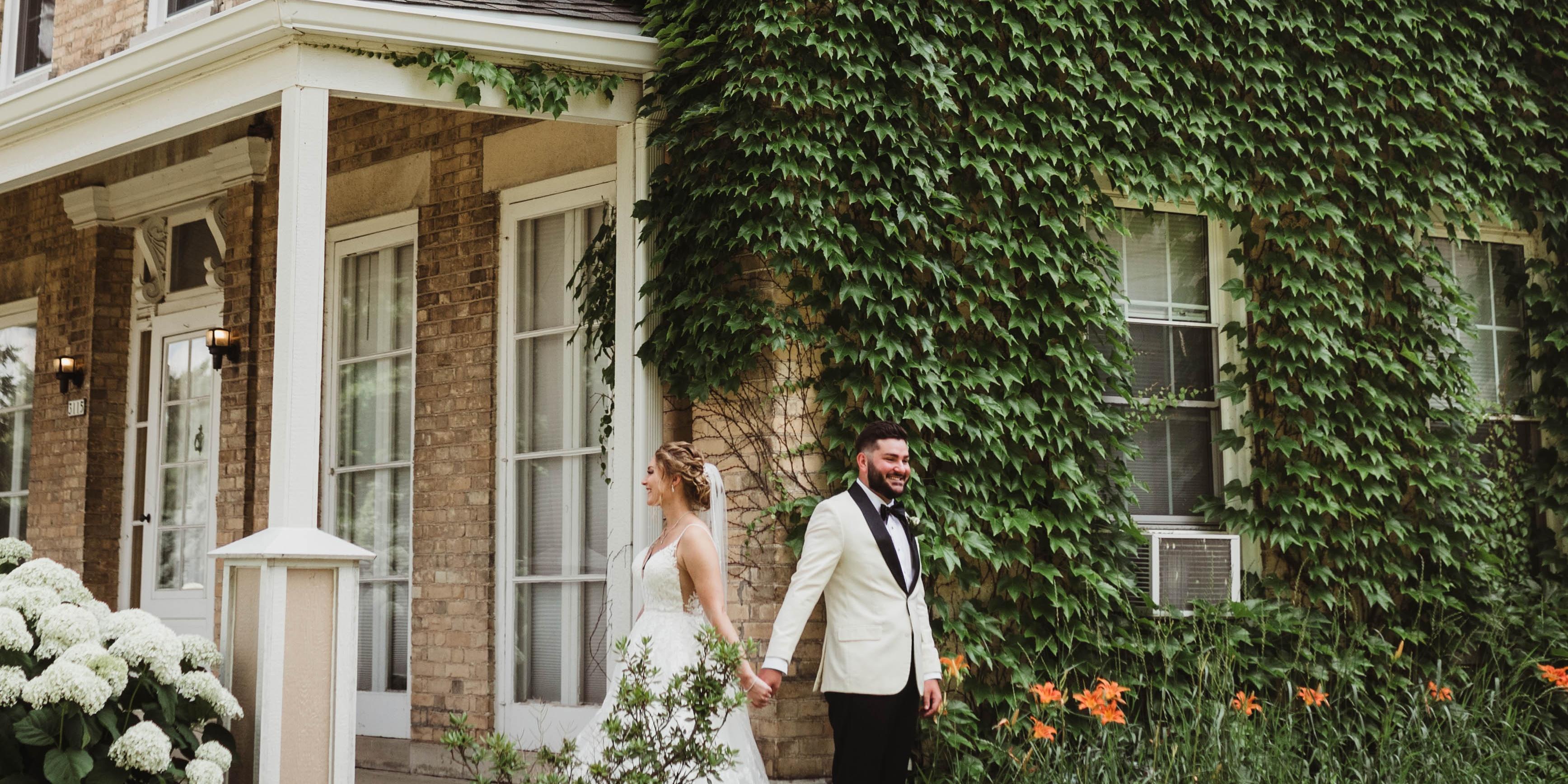 Rustic Manor 1848 weddings in Hartland WI