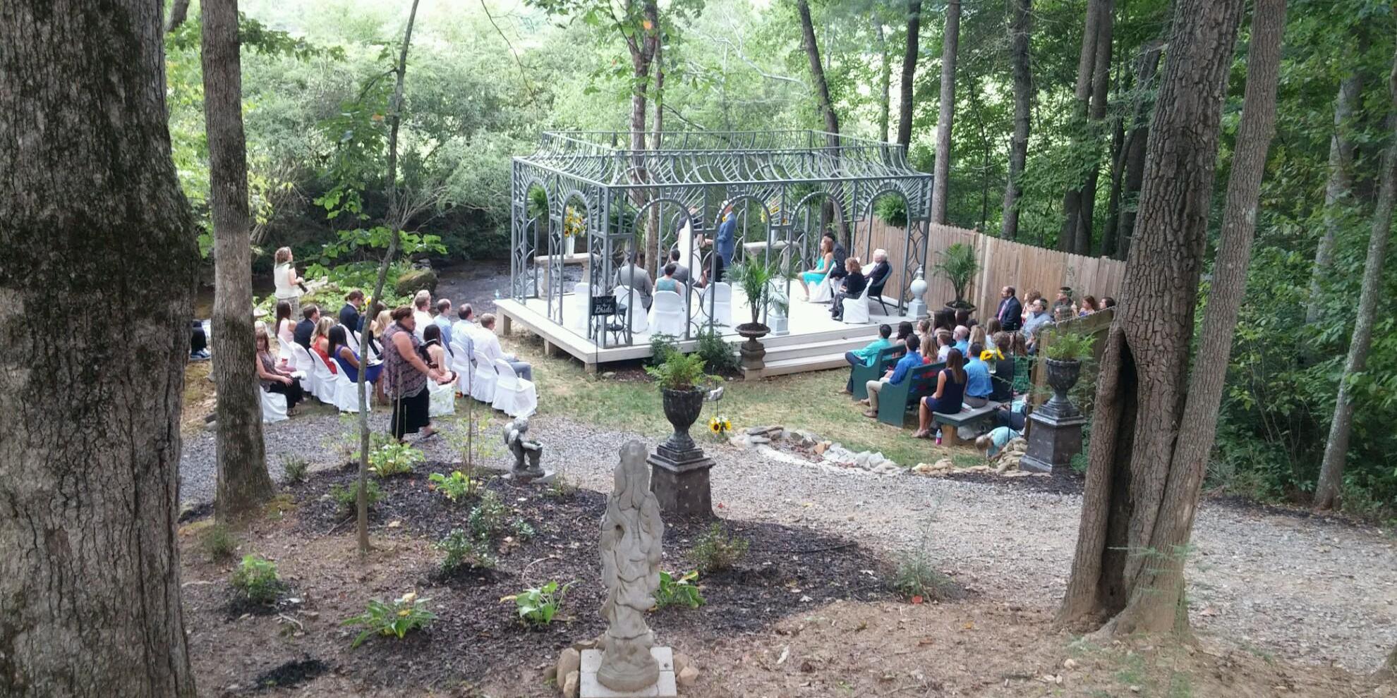 Hemlock Ridge Vintage Mountain Weddings, LLC weddings in Blairsville GA