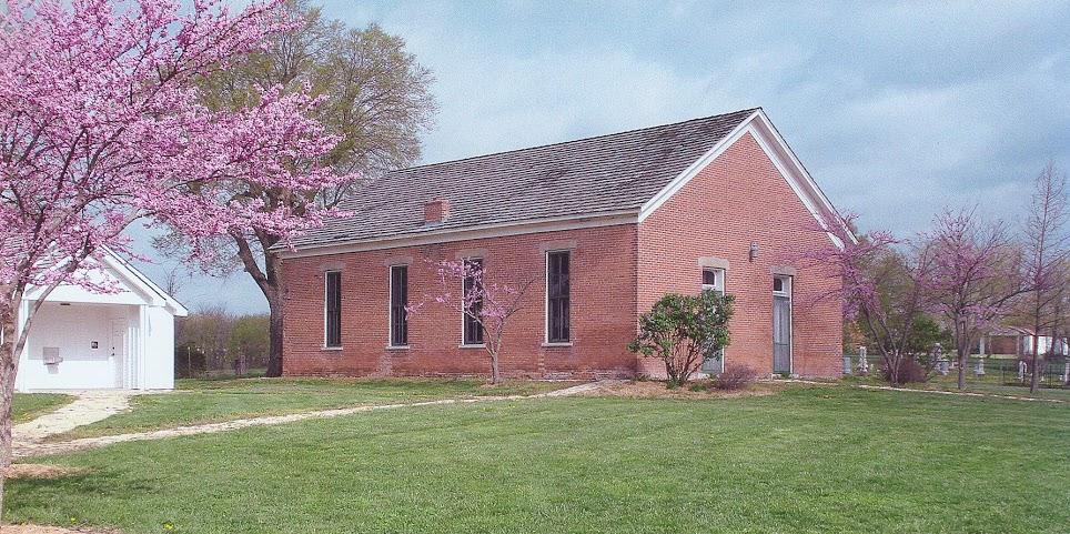 Historic Mt. Gilead Church weddings in Kearney MO