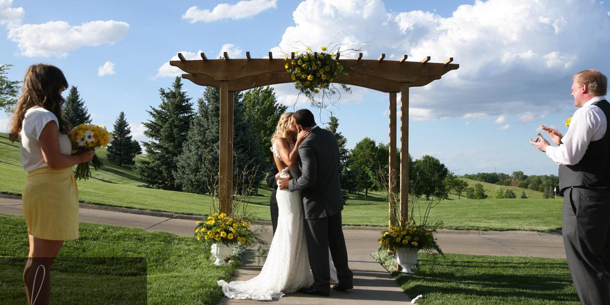 The Club at Indian Creek weddings in Omaha NE