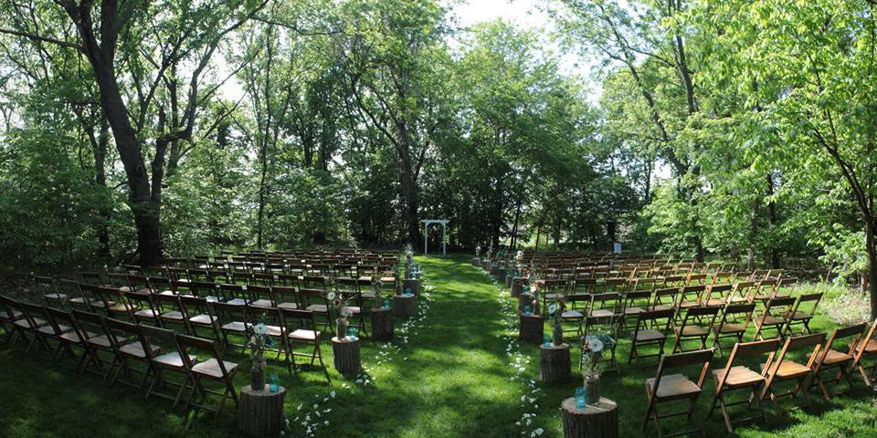 Schwinn Farm Event Barn weddings in Leavenworth KS