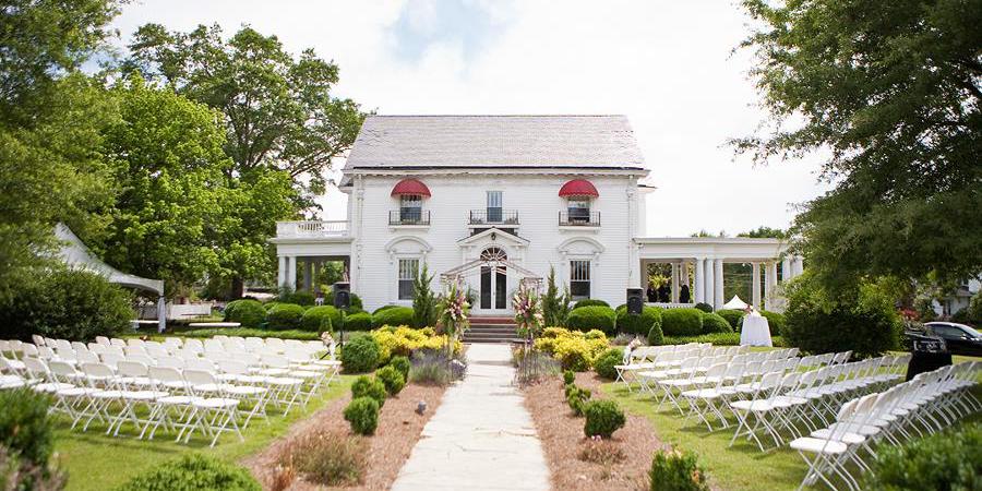 Simply Divine Bed and Breakfast weddings in Dunn NC