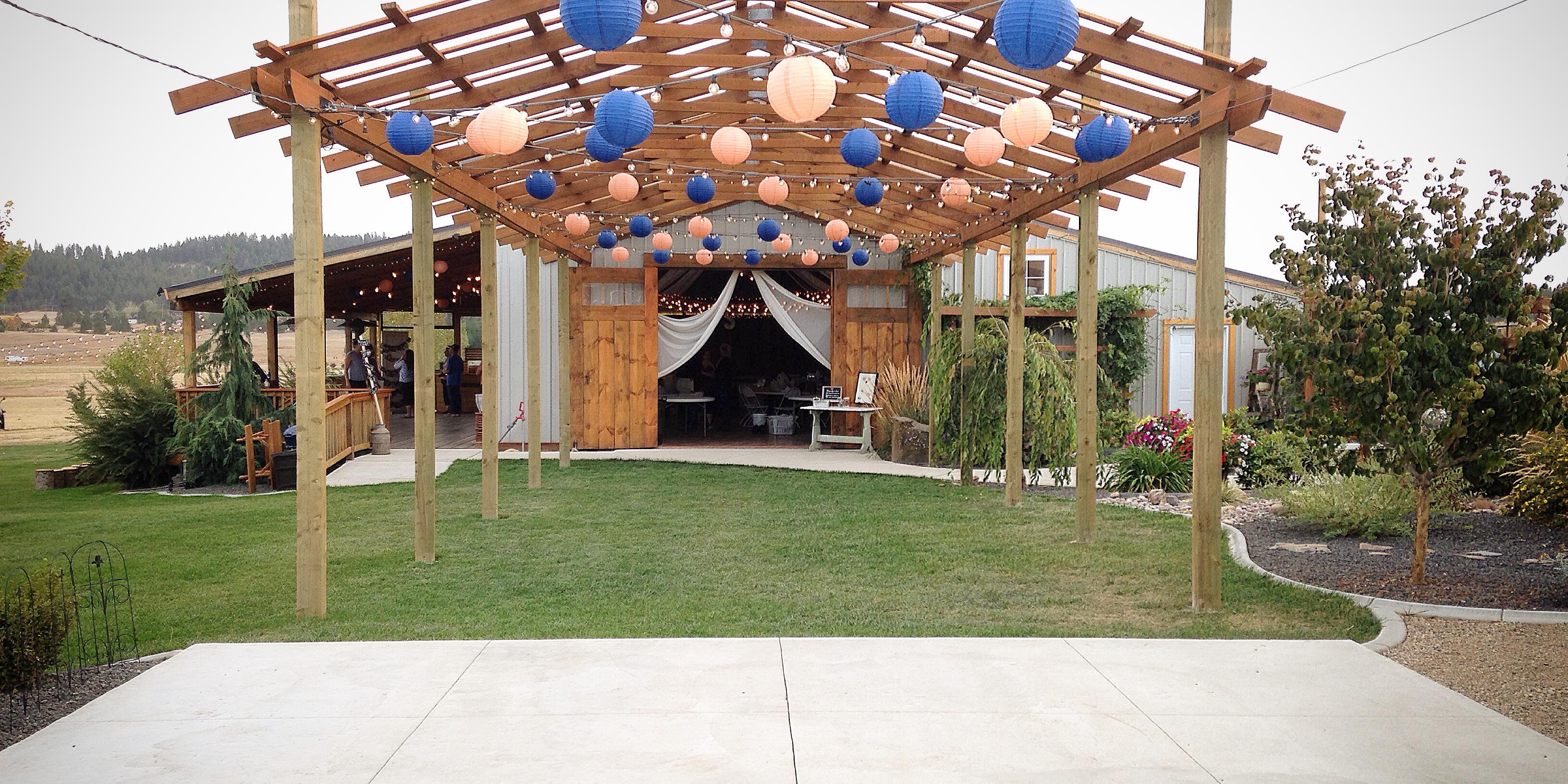 The Barn on Wild Rose Prairie weddings in Deer Park WA