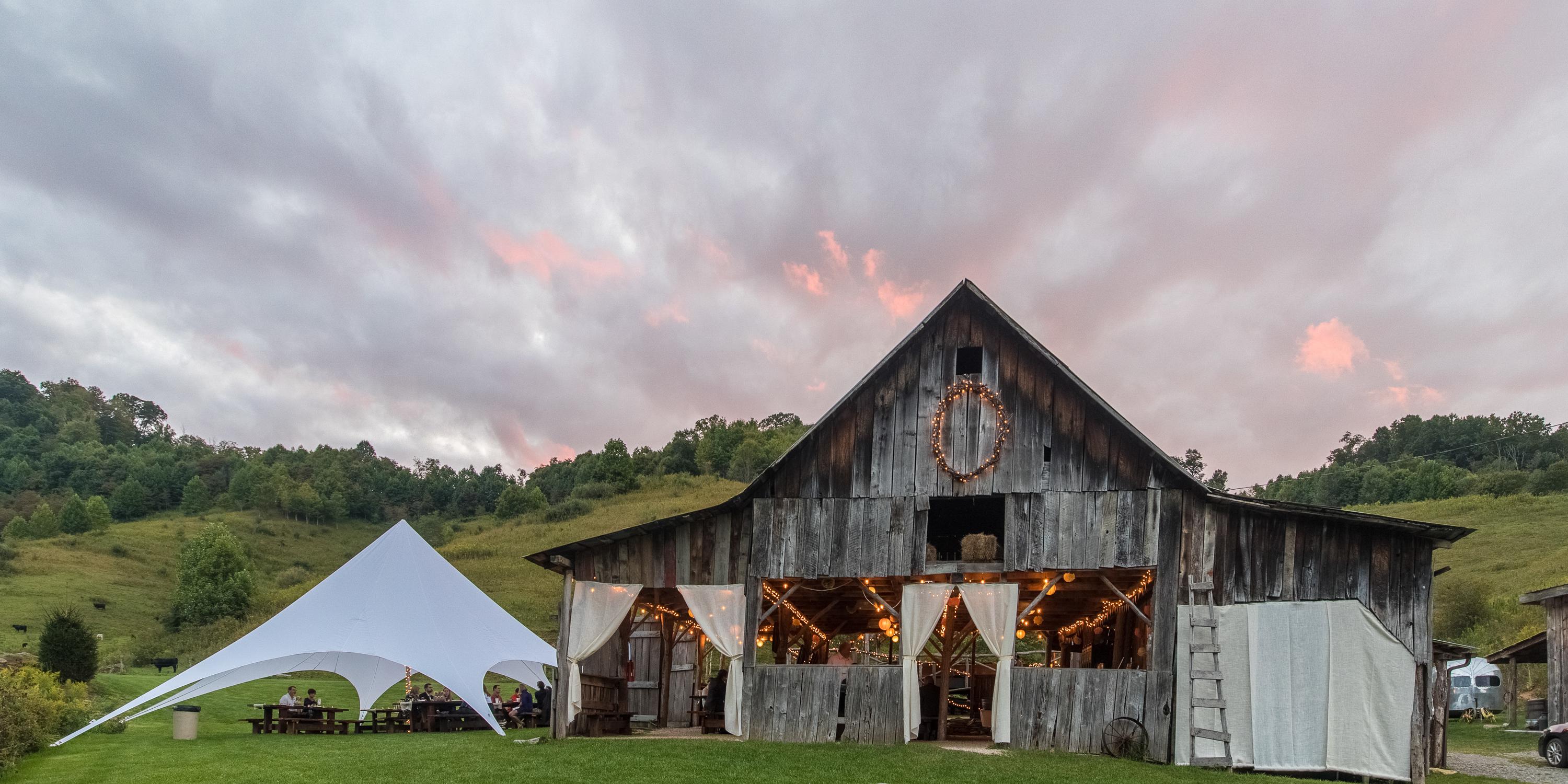White Fence Farm weddings in Trade TN