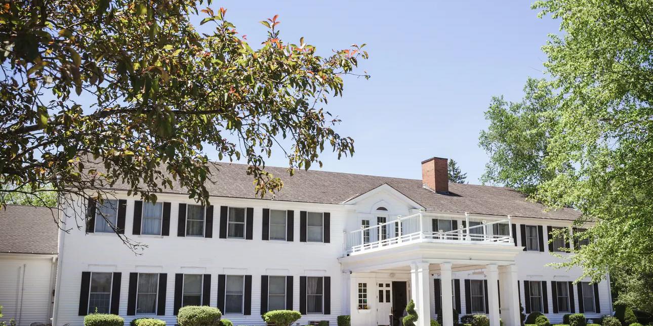 The Litchfield Inn weddings in Litchfield CT