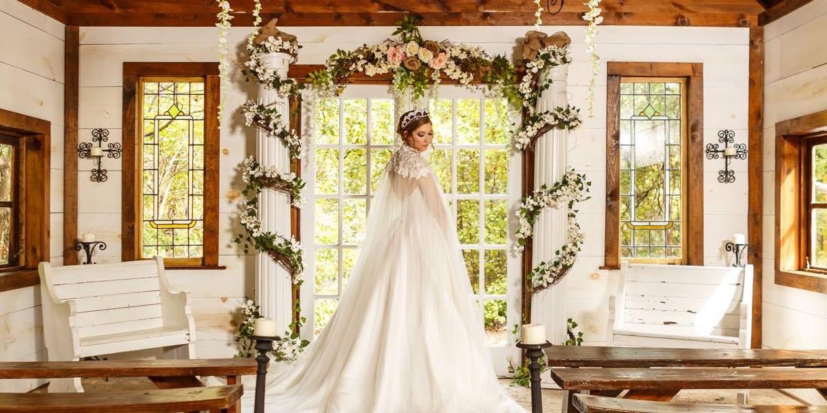 Country Woods Inn weddings in Glen Rose TX