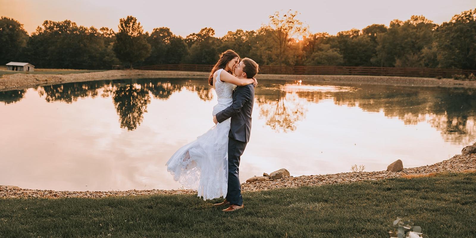 Peacock Ridge weddings in North Lawrence OH