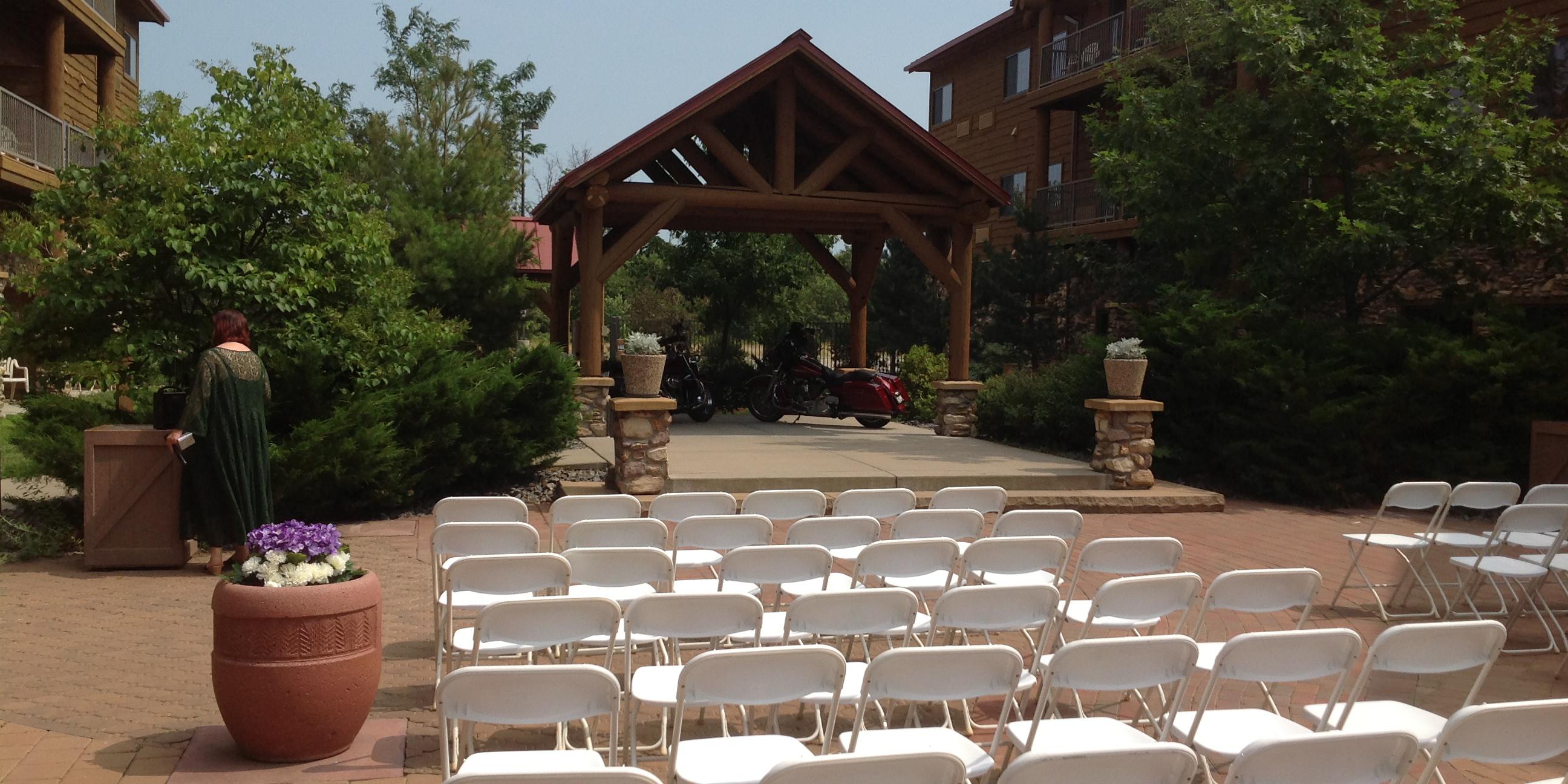 Grand Lodge Waterpark Resort weddings in Rothschild WI